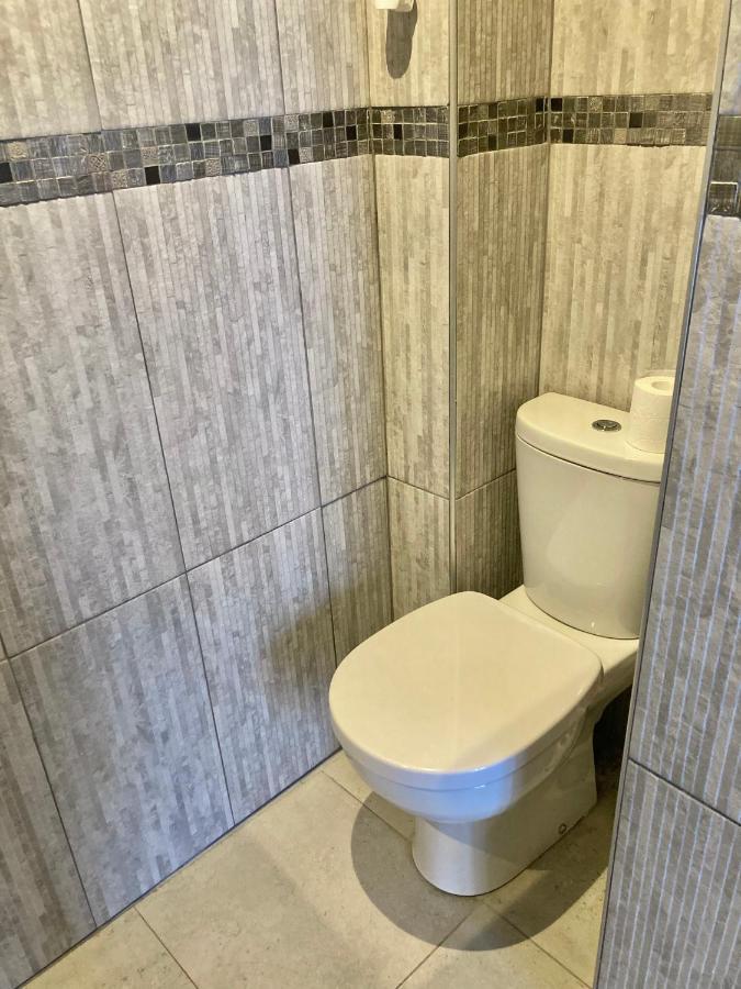 Nice West Cosy Flat Balcony, Near Airport, Train, Beach, Public Transport, Supermarket, Comfortable And Well Equipped Apartamento Exterior foto